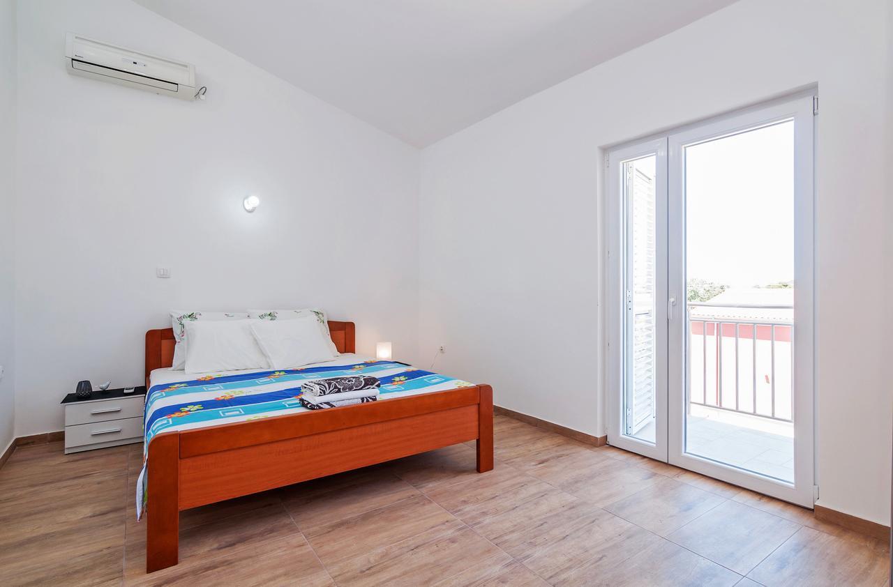 Apartment Tony With Private Pool Sukošan Extérieur photo